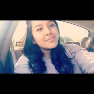 Meet your Posher, Rebeca